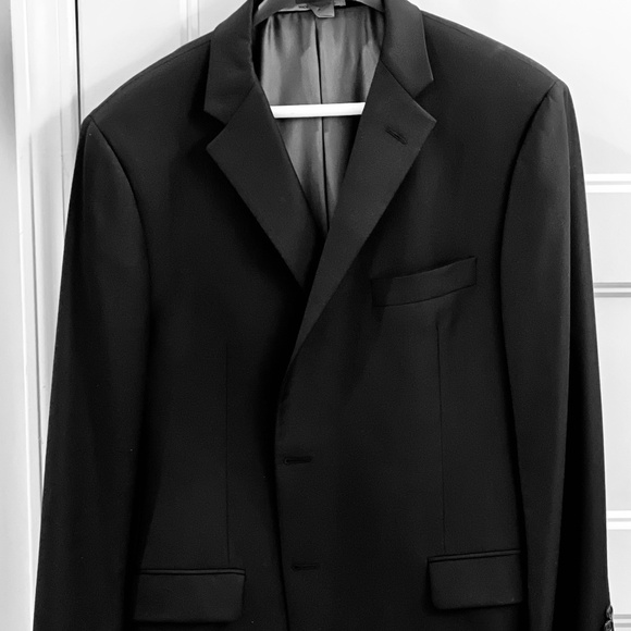 Beautiful, Hickey Freeman Men's Black Suit - Picture 1 of 9